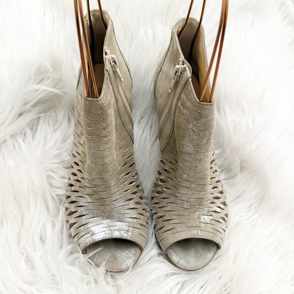 PAUL GREEN | Tacey Metallic Perforated Leather
Peep Toe Ankle Booties | 6 (3.5) - Picture 3 of 12